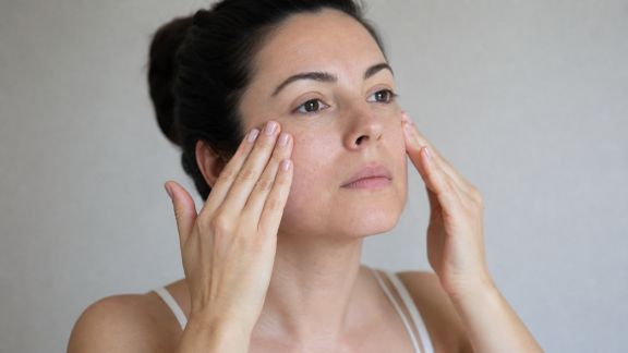 Le yoga du visage est-il efficace pour lisser les signes du temps ?
