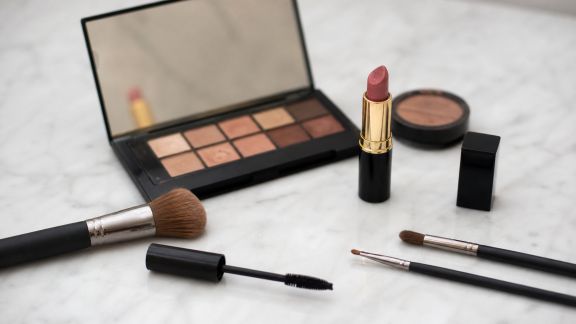 Conserver ses produits de maquillage : conseils d’hygiène et durée de vie à connaître