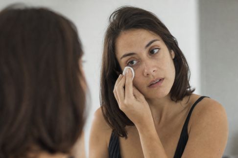 Corriger les erreurs de maquillage : gestes simples à adopter