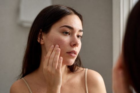 Gérer la sensibilité cutanée du visage au quotidien : conseils pratiques