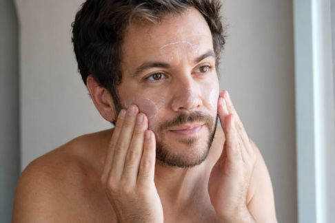 Soins visage pour hommes : conseils pour une peau saine au quotidien