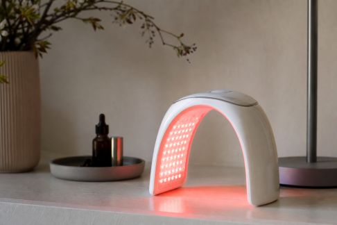 Que penser des appareils de luminothérapie pour l’anti-âge à la maison ?