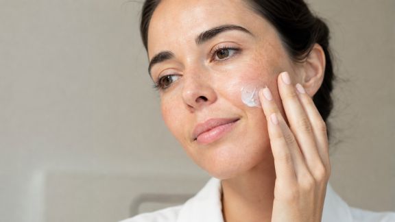 Peaux sensibles et soins anti-âge : comment allier efficacité et douceur