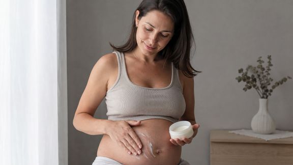 Prendre soin de sa peau pendant la grossesse : gestes essentiels
