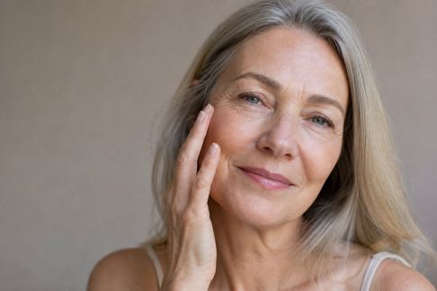 Peaux matures : adapter ses soins visage à partir de 50 ans