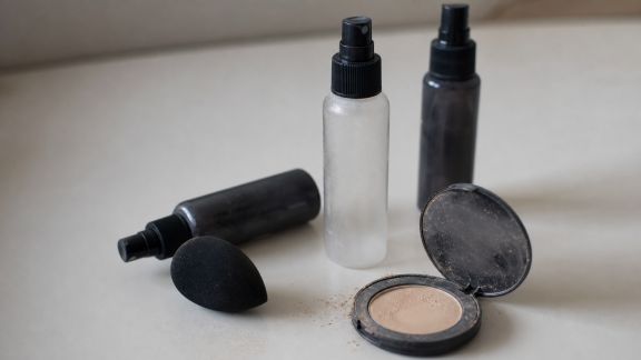 Fixateurs de maquillage : sont-ils vraiment indispensables ?