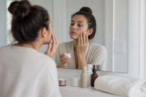 Peut-on alterner différents soins visage au fil de la semaine ?
