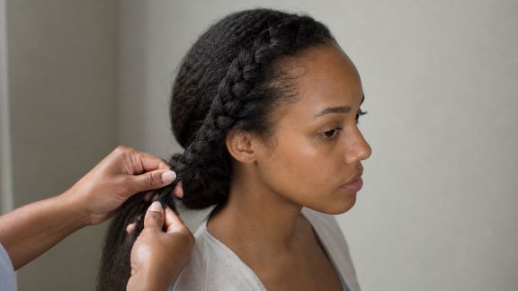 Tutoriel : réussir une coiffure tresse rapide et élégante pour tous les jours
