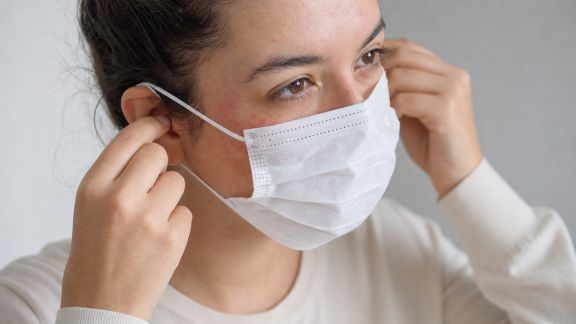 Peaux sensibles et port du masque : prévenir les irritations et rougeurs